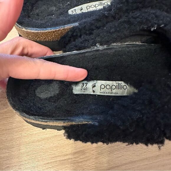Papillio Black Sherpa Fuzzy Cross-Strap Slippers - Picture 6 of 9